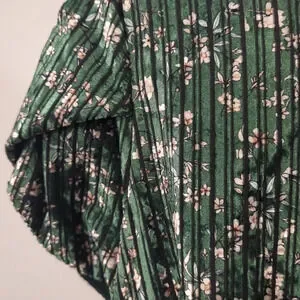 Maggy London | Dresses | Maggy London Eveine Dress Green Velvet Floral  Short Sleeve Size 4 | Poshmark